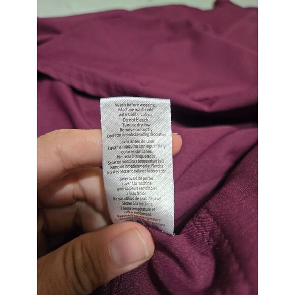 Medcouture medium plum scrub top with pockets - Picture 7 of 9